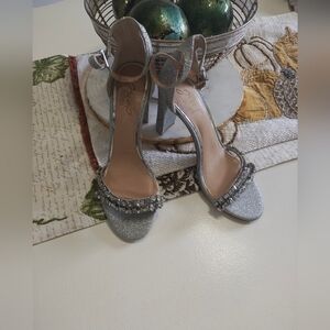 Jewel Badgley Mischka Alia Block Heel Evening Sandals NWOT